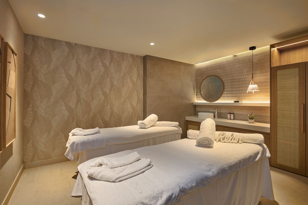 Hipotels Flamenco Massage room 1